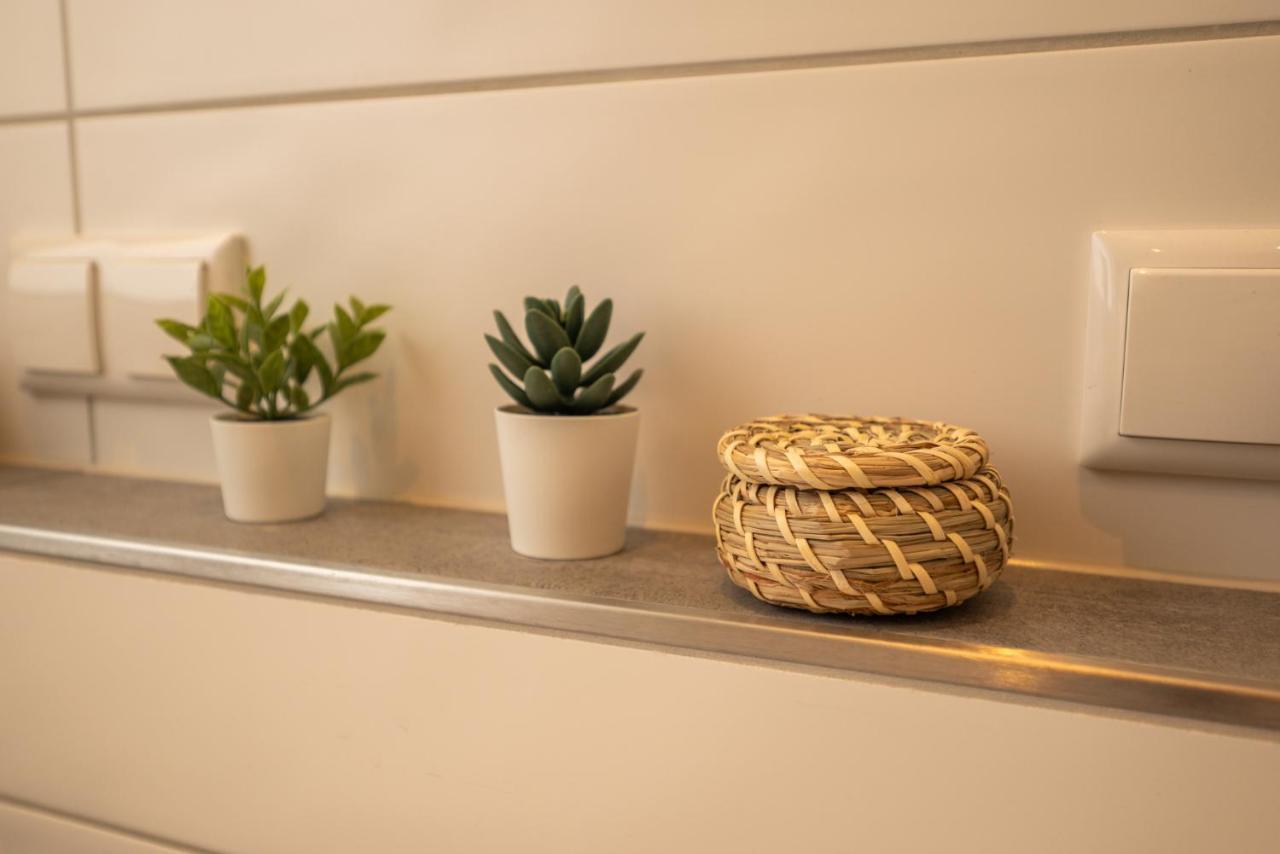 Maremar - Design Apartment - Luxus Boxspringbett - Zentral - Kueche - Arbeitsplatz - Highspeed Wlan Γκέρα Εξωτερικό φωτογραφία